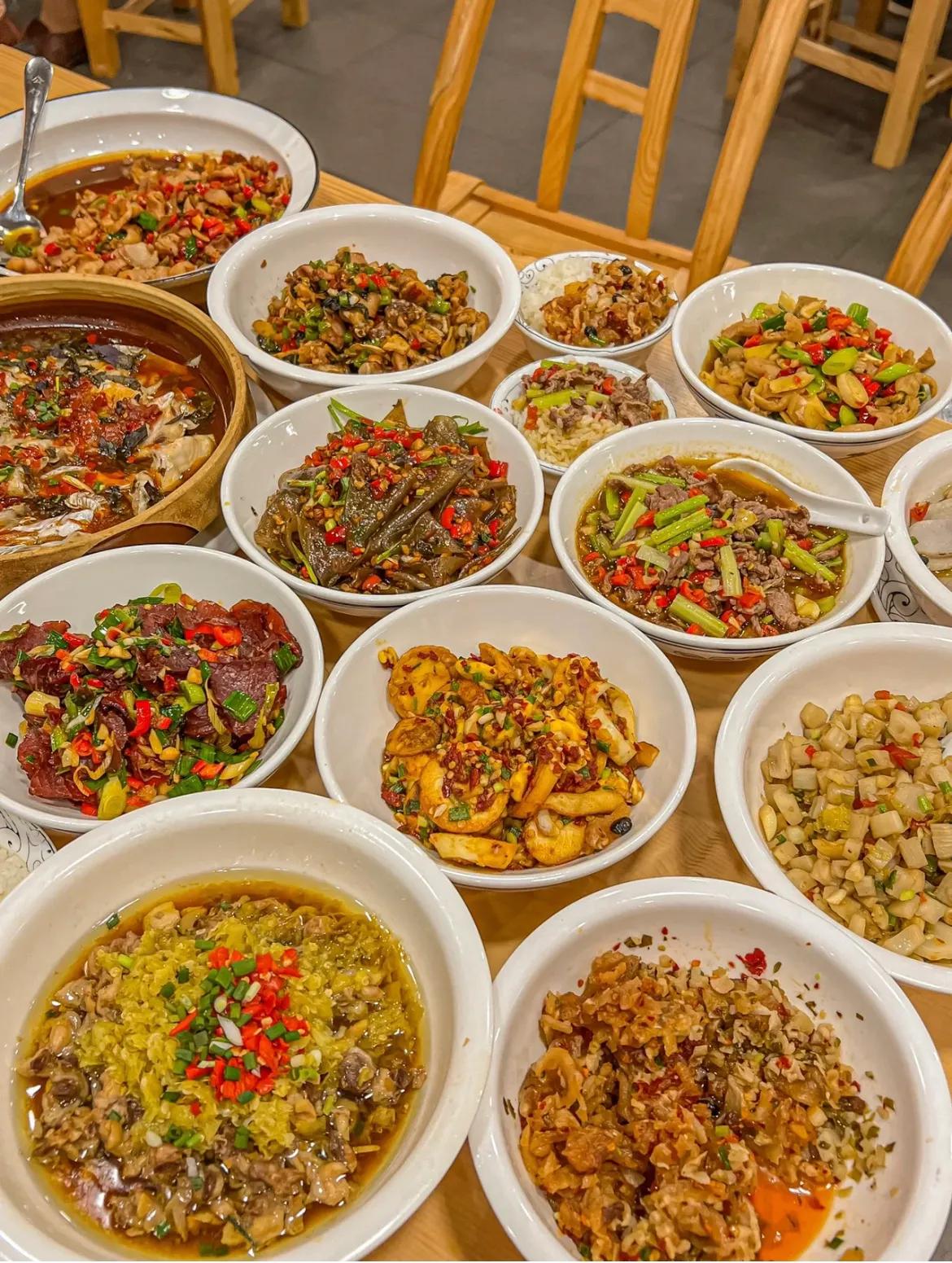 武汉就能吃到的笨萝卜同款湘菜馆子，长沙妹子来了都说好