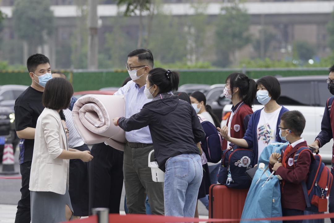 再见了，小盆友——9月19日成都家长成功“解除居家”……