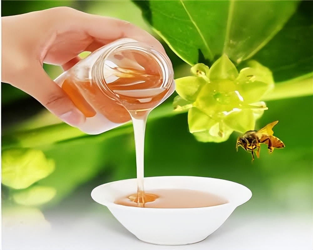 吃蜂蜜过敏会有什么反应怎么解决,蜂蜜能治皮肤过敏吗