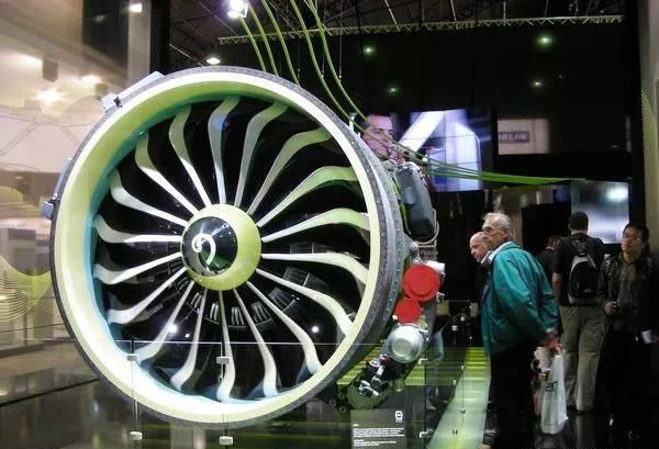 我国首套万吨级大丝束碳纤维投产,中国首条大丝束碳纤维