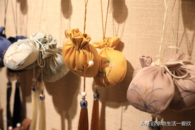 端午节时节的艾叶有什么用处,端午节用艾叶洗澡的好处