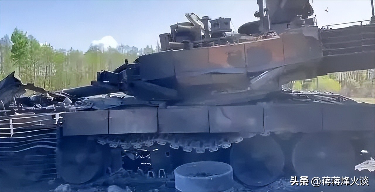 俄罗斯扔下了多少物资,俄t90m坦克被缴获