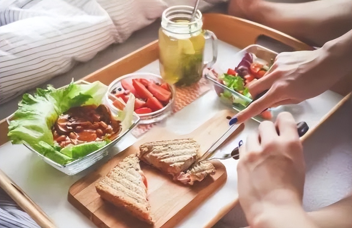 女人“下面”的毛毛变白，是因为*生活性**过少吗？