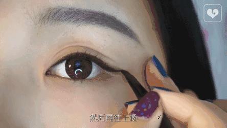 内眼线手把手教程,画下眼线的眼线教程