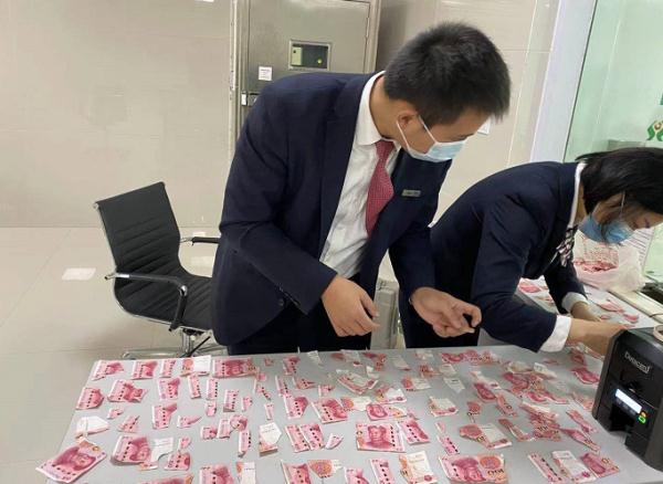 6000元钞票被小孩撕碎,6000元现金被儿子撕成碎片