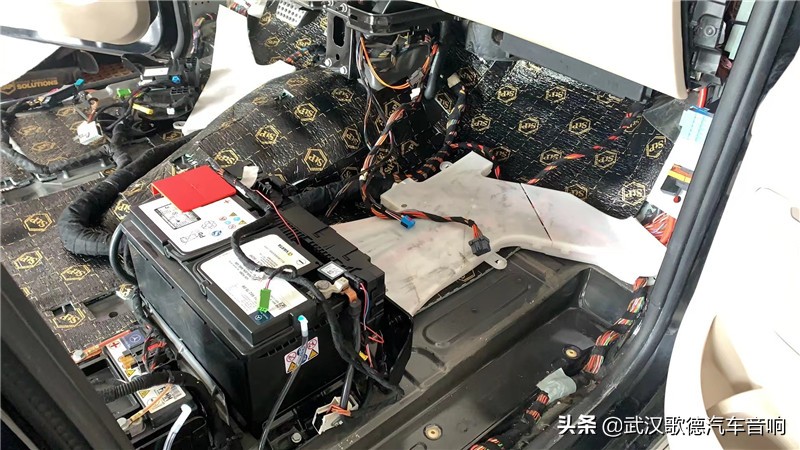 威霆隔音降噪改装,奔驰威霆汽车隔音降噪