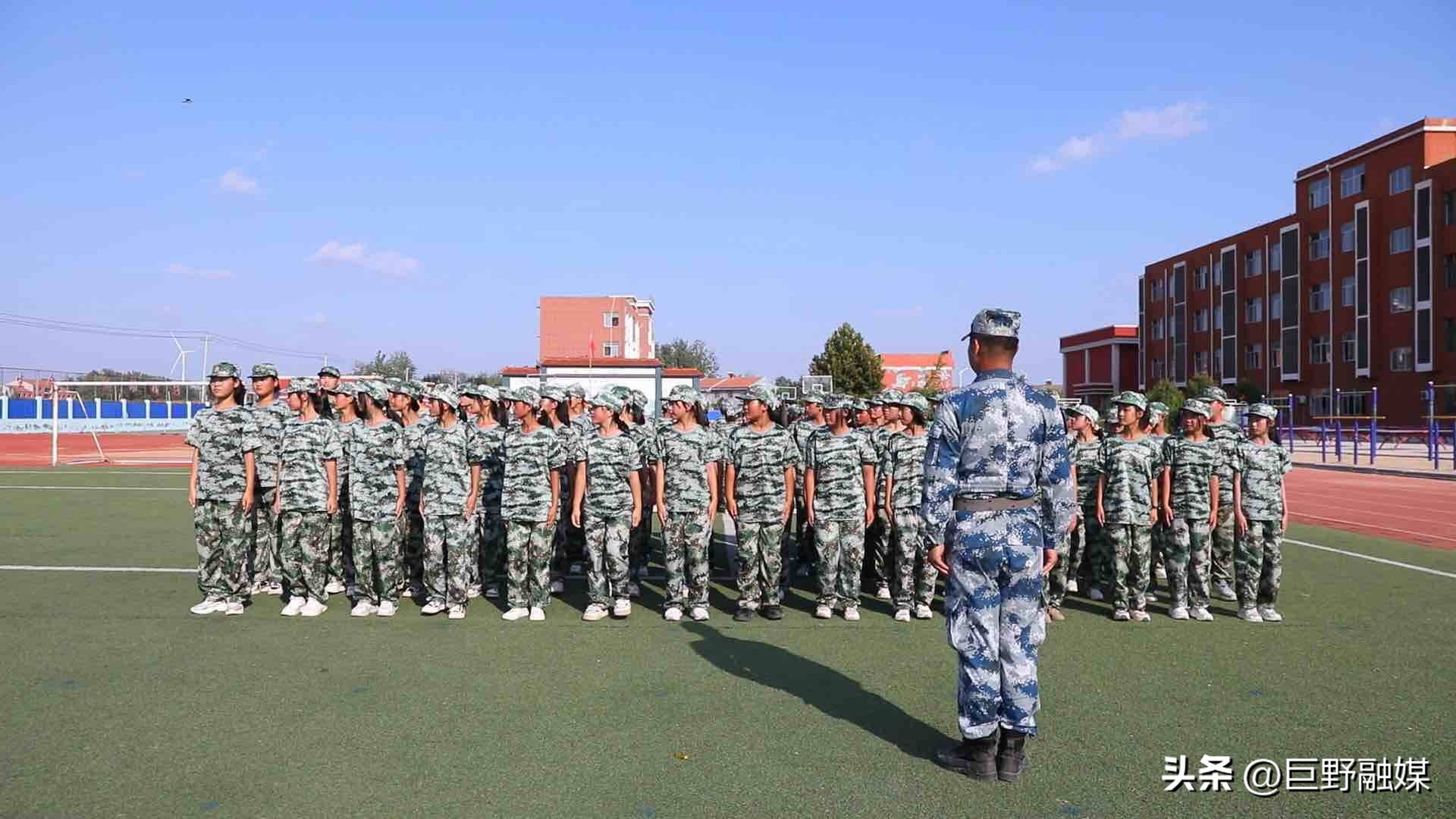 军民同心筑梦国防教育进校园,国防教育进校园筑牢爱国强军梦