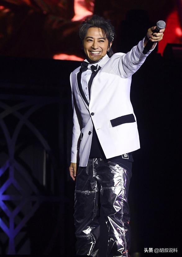 因一句：*鱼岛钓**是中国的，他惨遭封杀20年，如今复出依旧熠熠生辉