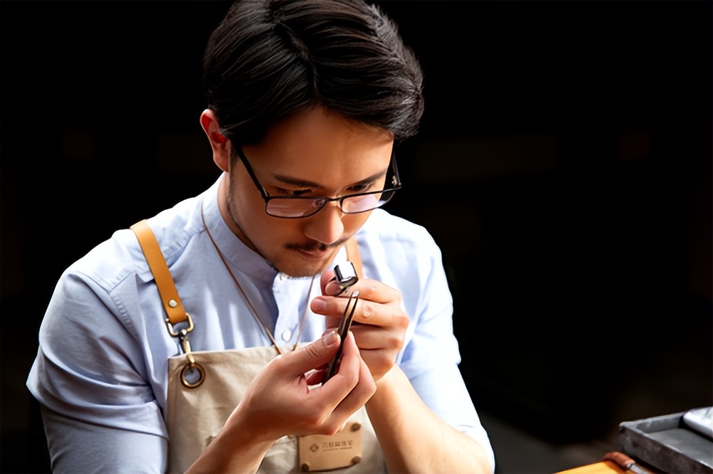 六桂福中国珠宝零售行业知名品牌,六桂福珠宝是十大品牌吗