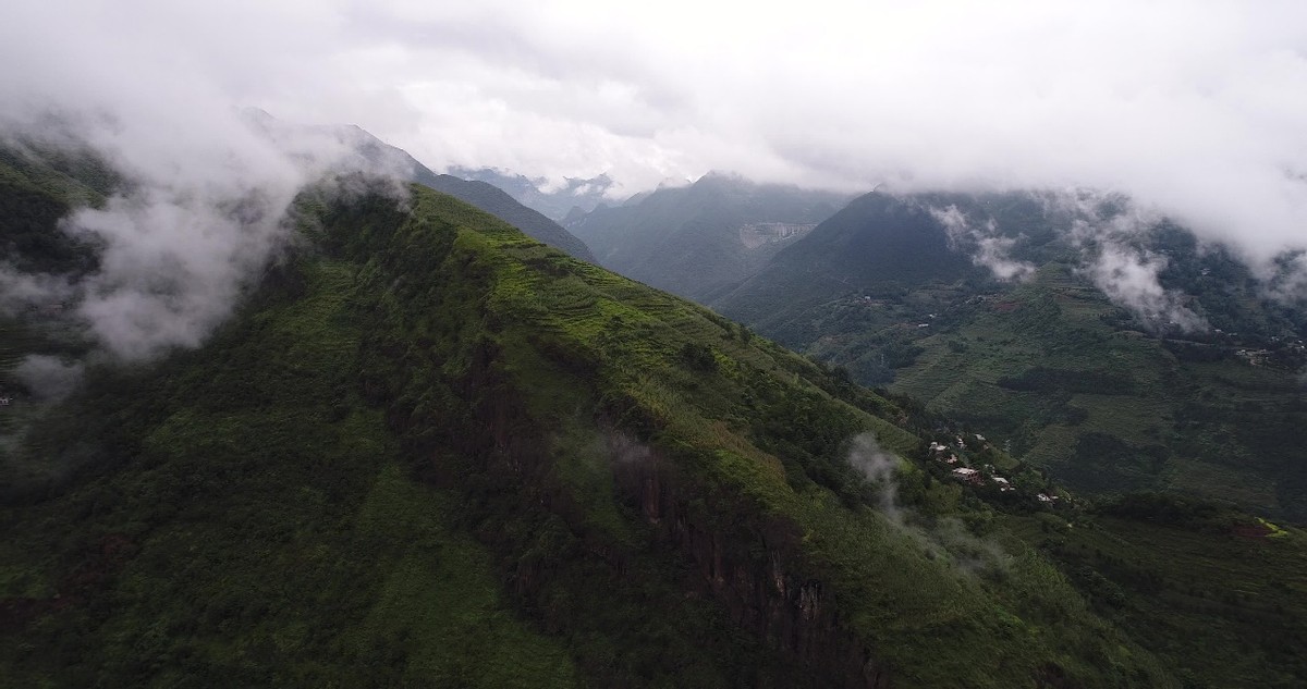 以上帝的视角看世界,上帝视角看贵州桥梁