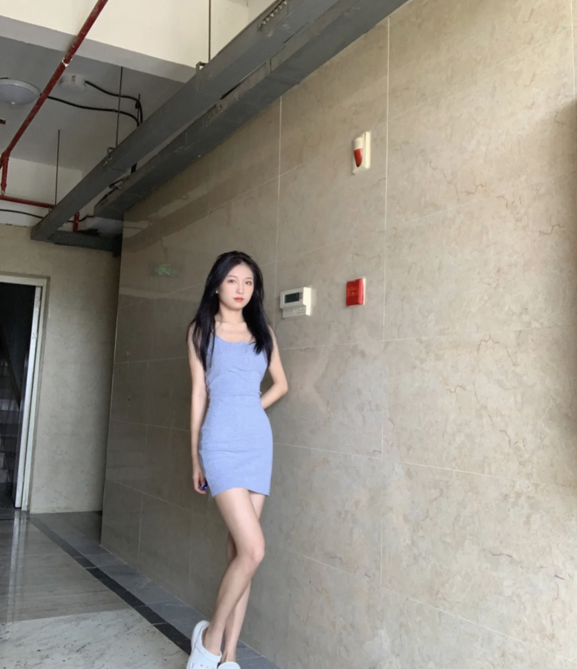 适合圆脸女生的刘海超简单,圆脸适合什么样的刘海学生党