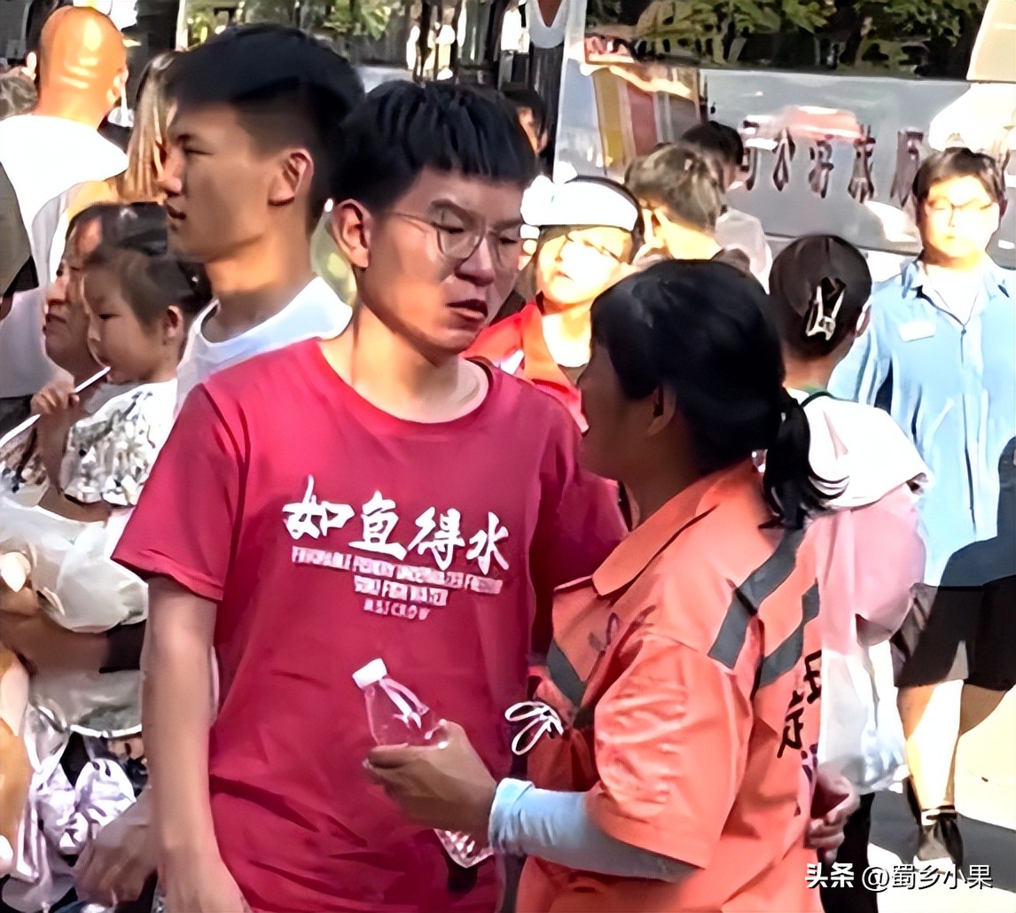 火了！香江集团董事长张建军再次出手，让网络喷子彻底闭上了嘴！