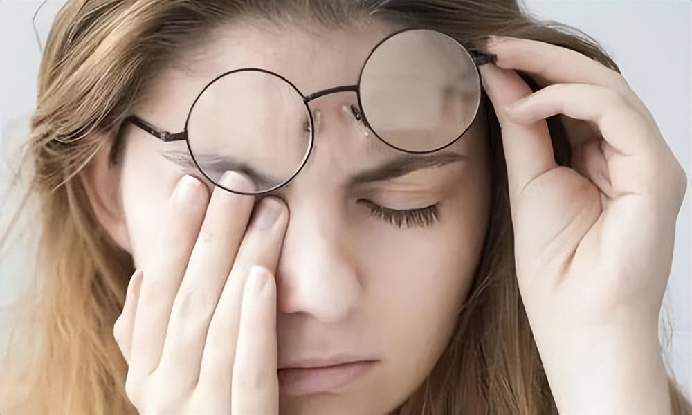 长期看电子产品吃什么水果好,吃什么食物和水果对眼睛有好处