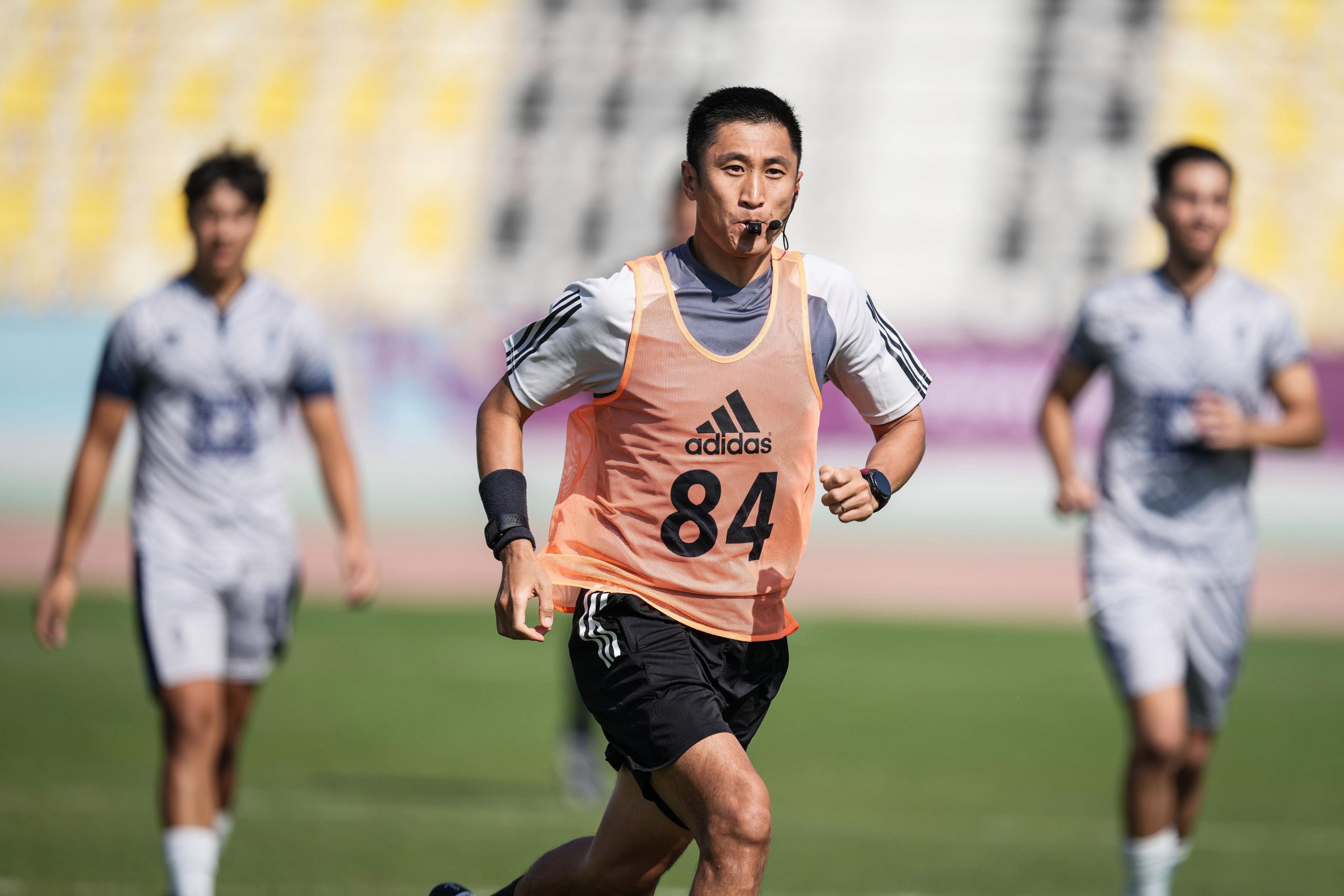 马宁裁判视频回放,马宁2002世界杯发牌是哪一场