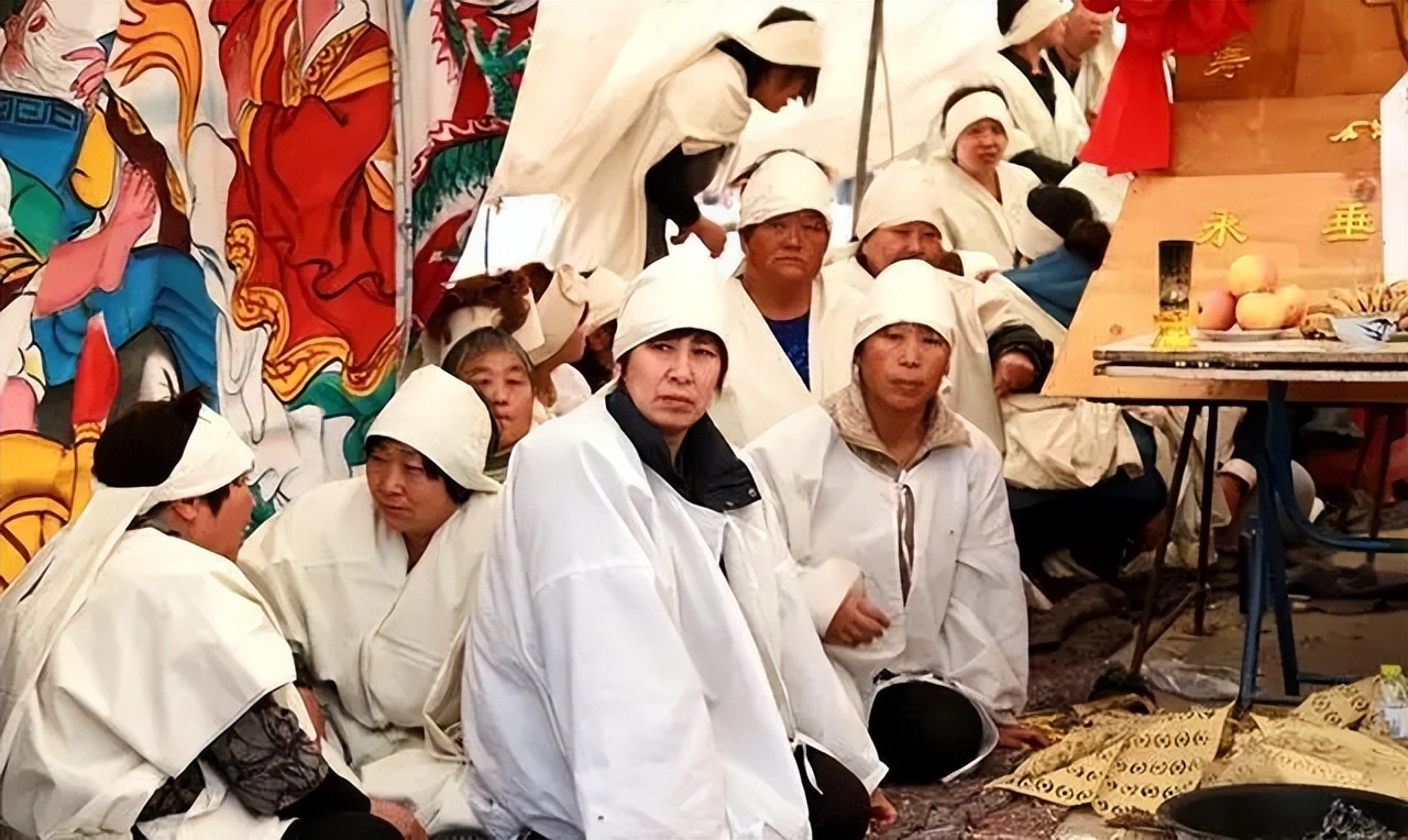 丧事安葬下雨有什么讲究,丧事开吊单怎么写