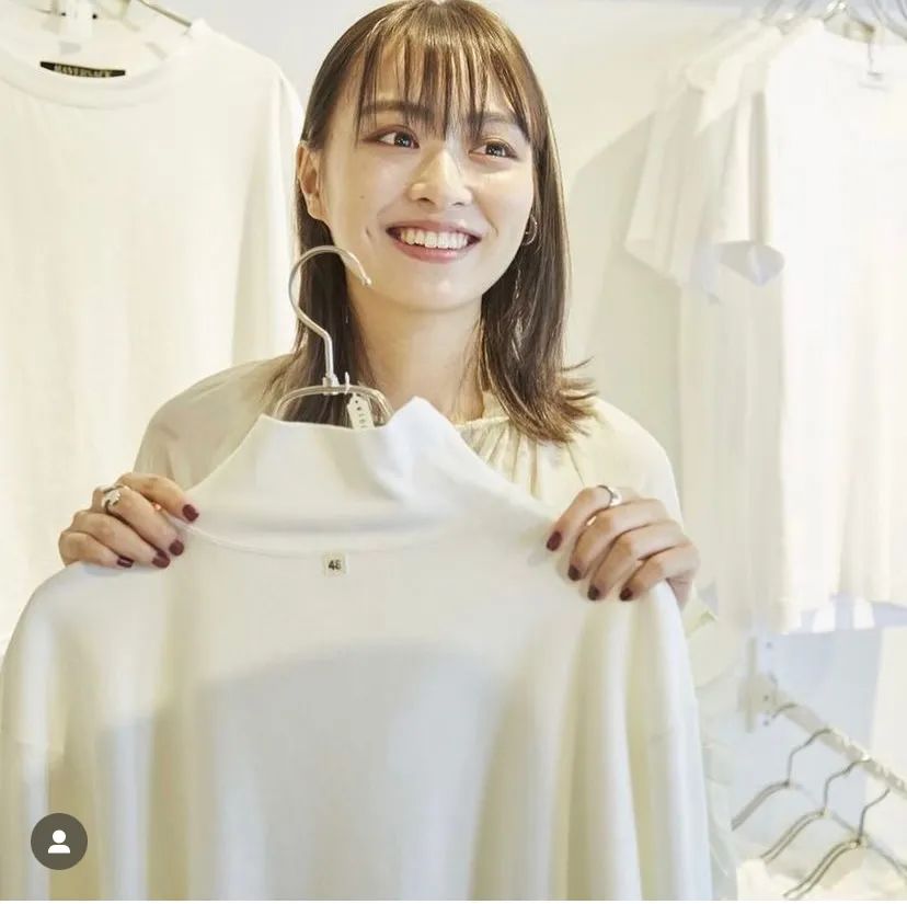 这家只卖白Tee的店成立7周年，干了一件大事