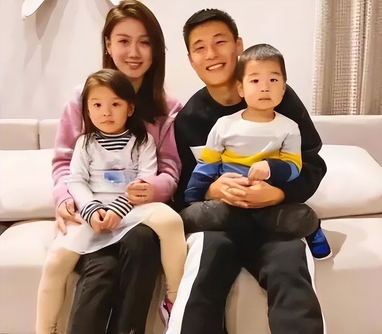 武磊靠踢球进入资产阶级,武磊回归上海海港首秀错失单刀