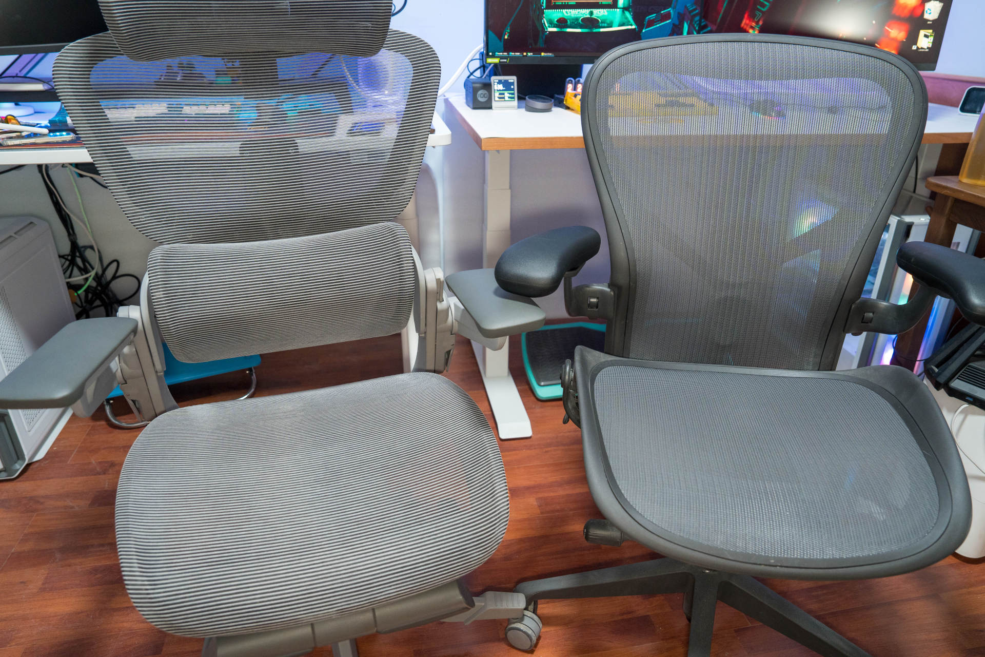 乱七八糟的电脑桌,笔记本电脑桌桌椅