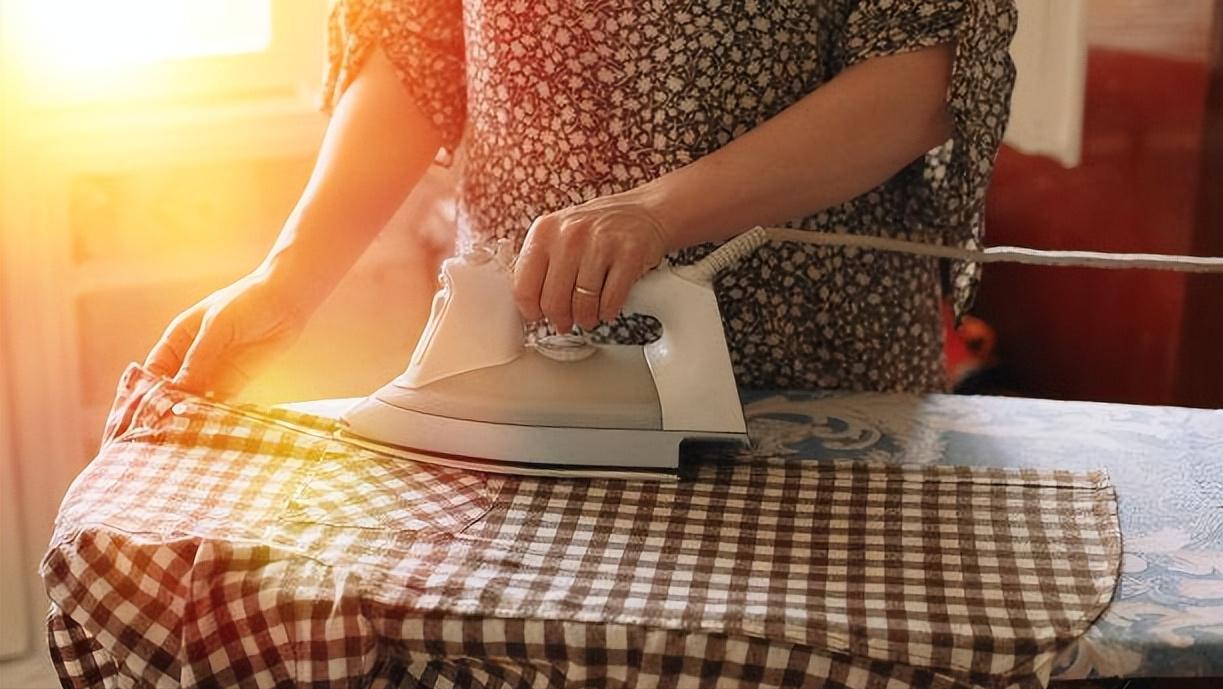 保姆工资低怎么解决,做保姆拖欠了三万的工资