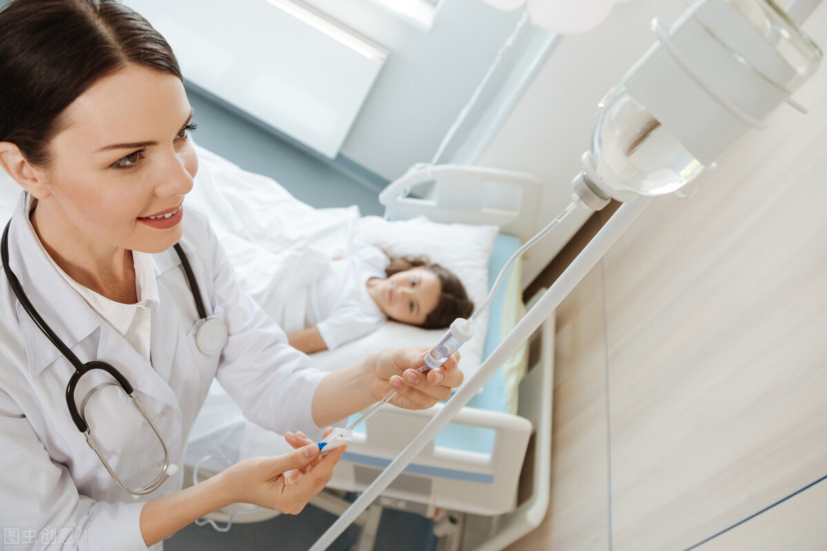 50多岁,去医院定期输液通血管,怎么这么难?为什么不给通?