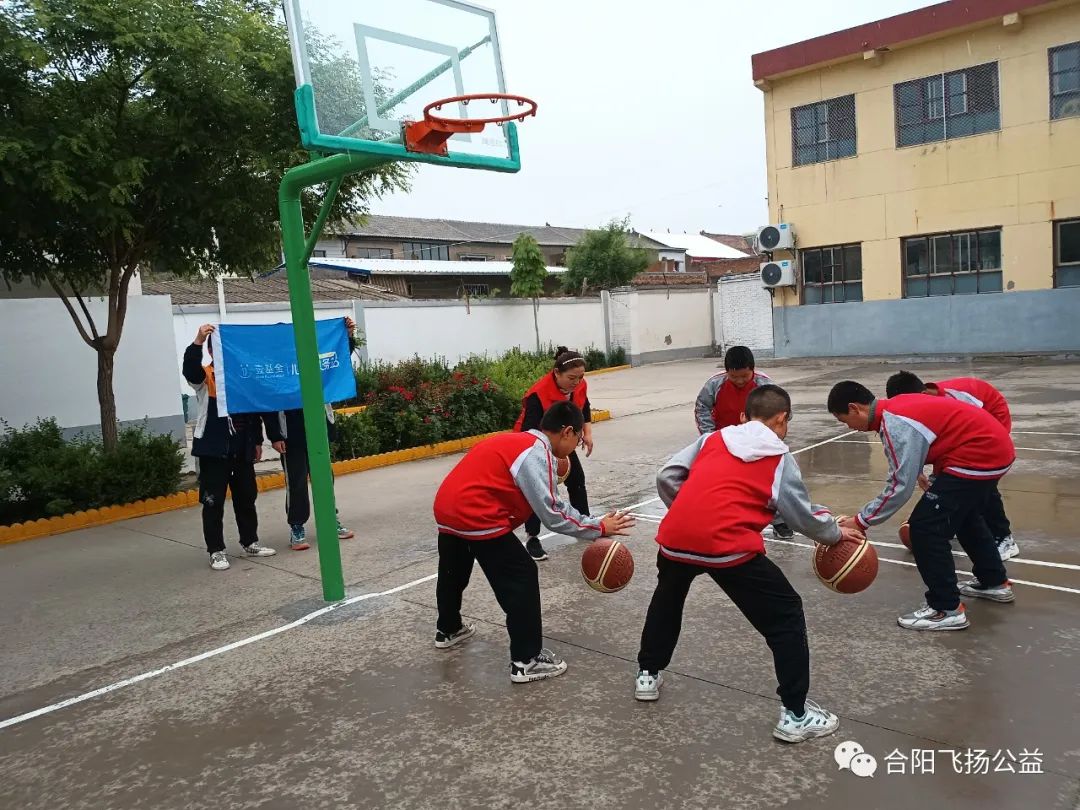 迎“篮”而上，追“球”快乐——环北、九龙社区壹基金儿童服务站