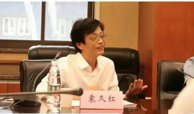 暴露生殖器构成什么犯罪,故意裸露构成什么罪