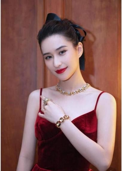 赌王何超莲身价多少亿,赌王何超莲分到家产了吗