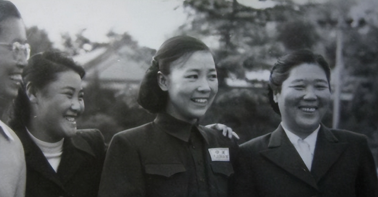 老艺术家田华的抗癌经历,87岁的田华近况