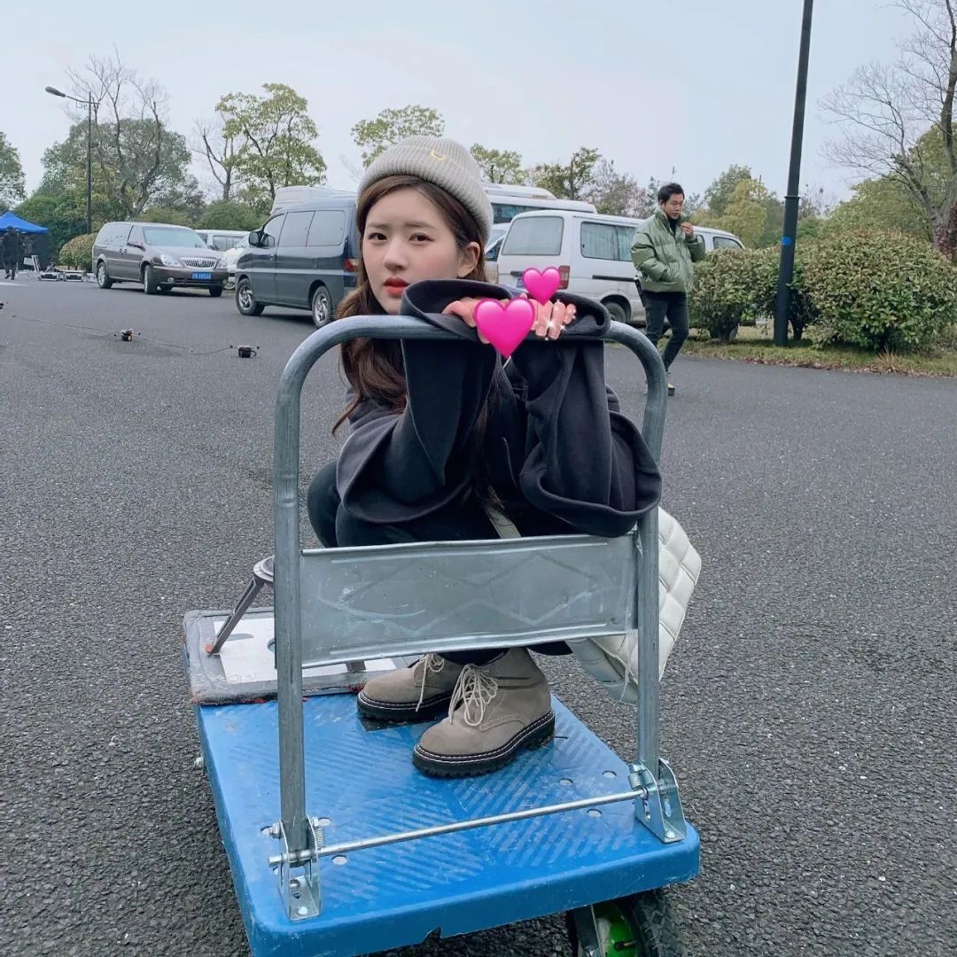 赵露思表情包头像,下载赵露思爱豆头像