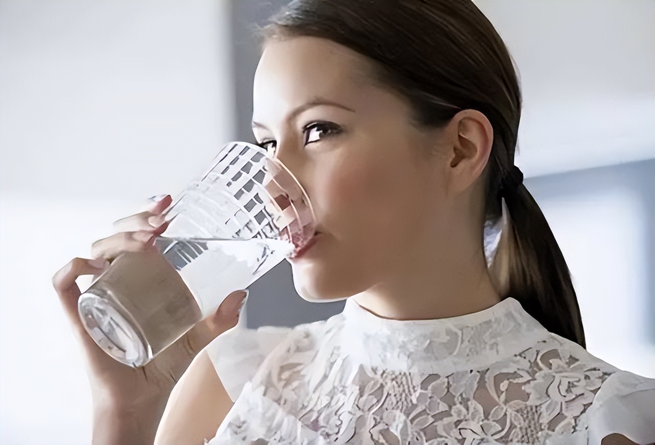 喝进去的水不排尿的症状,水喝多了不排尿吃什么药