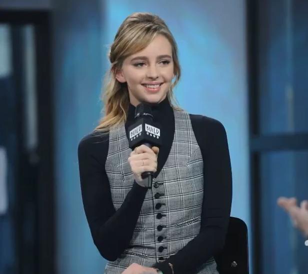 “金发控”马斯克：29岁女友肤白貌美像芭比，前妻曾被要求染金发