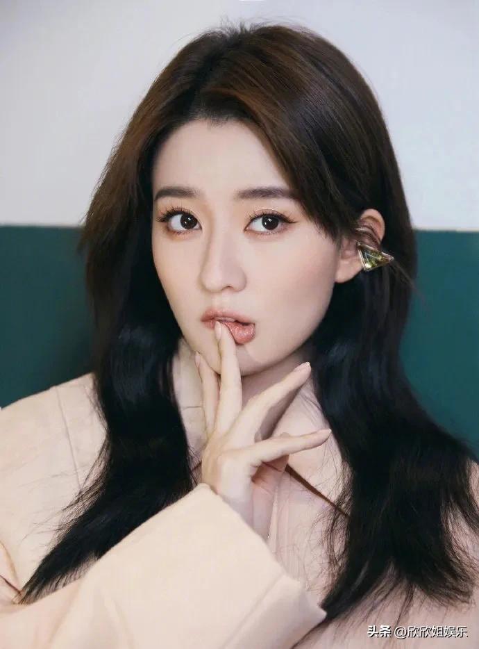 女明星乔欣走红毯,女明星乔欣