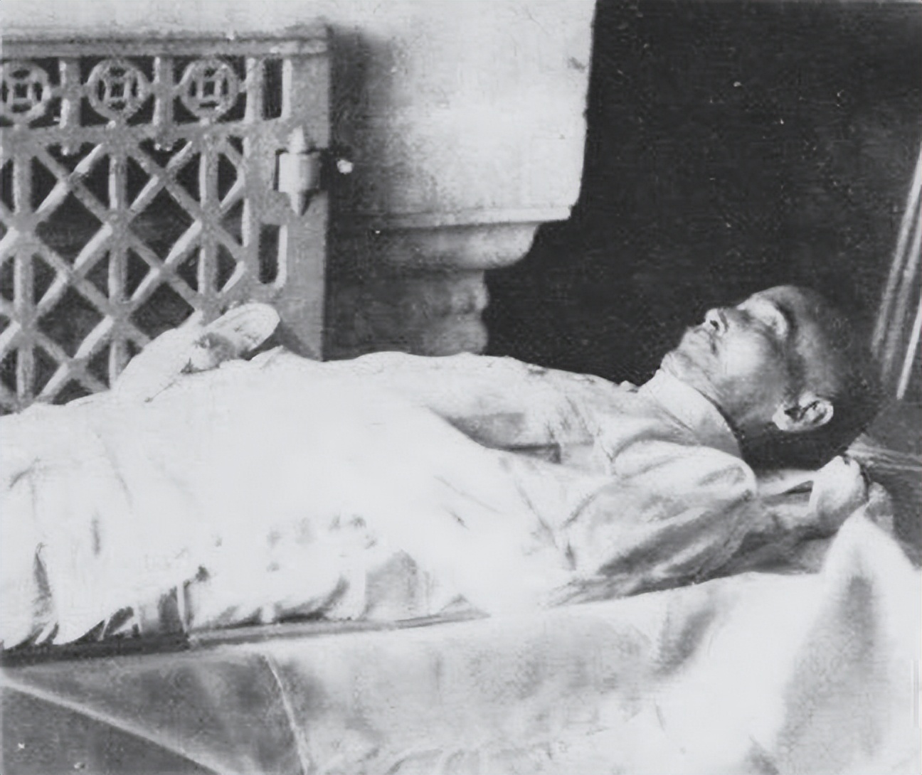 卢慕贞：孙中山发妻，与夫体面离婚后定居澳门，夫死写文悼念