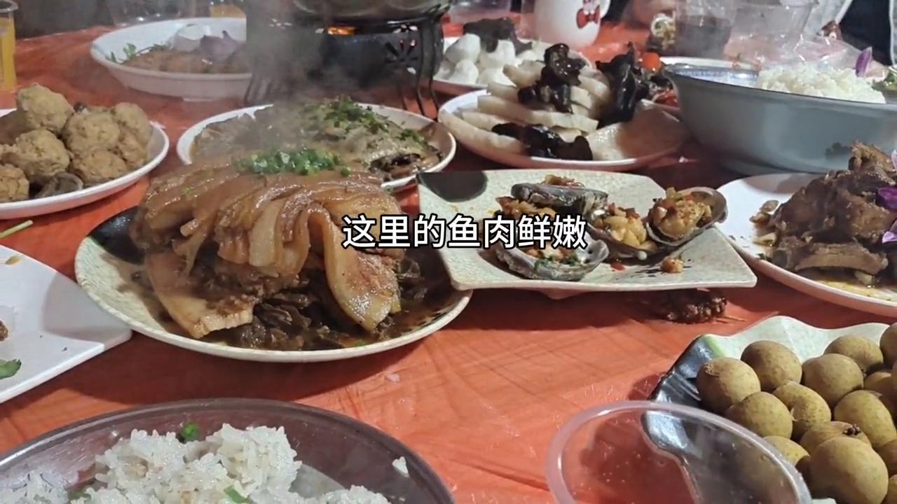 很多菜叫不出名字,有好多菜的饭叫啥