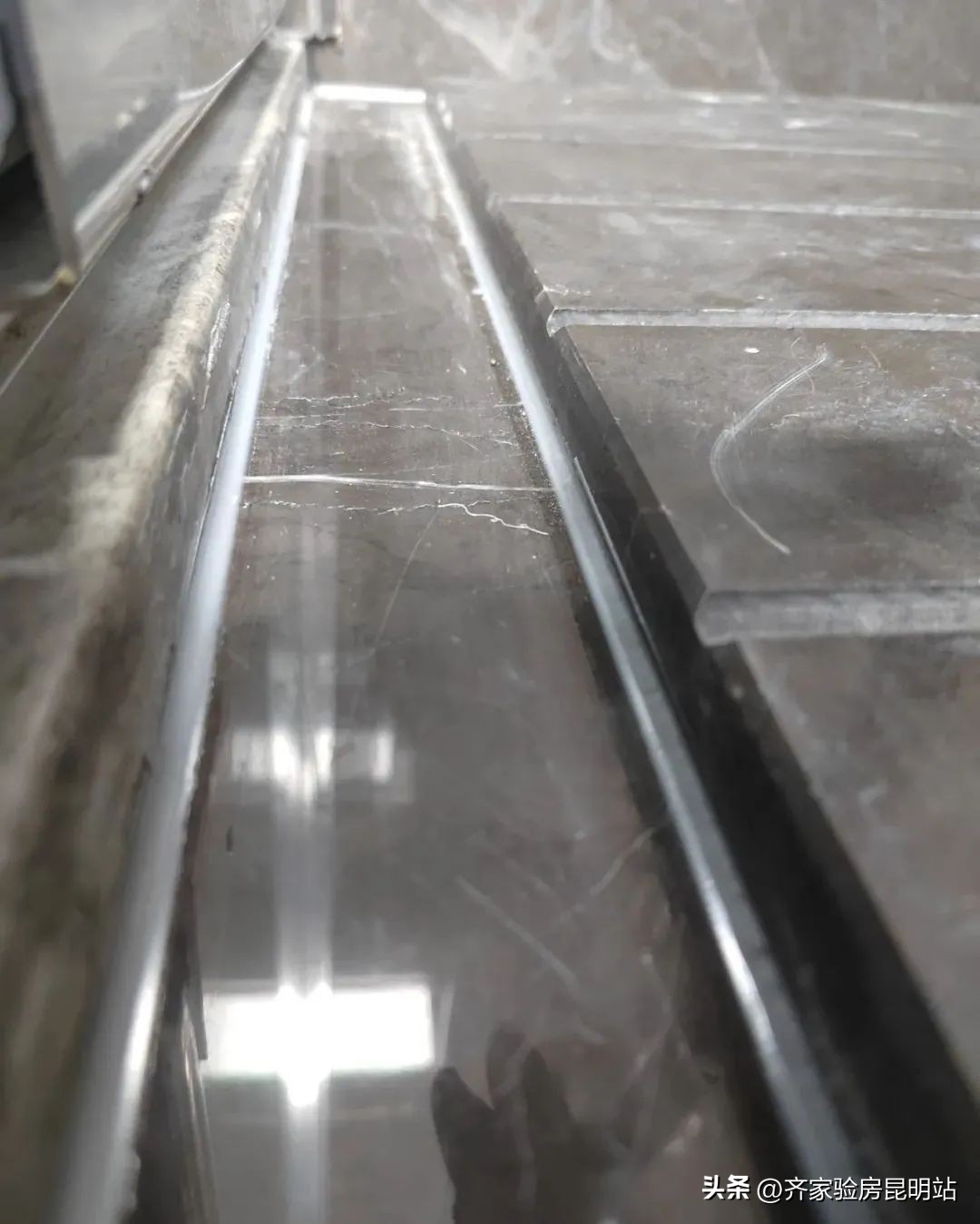 白色瓷砖最佳美缝颜色怎么选,厨房上墙砖美缝颜色怎么选