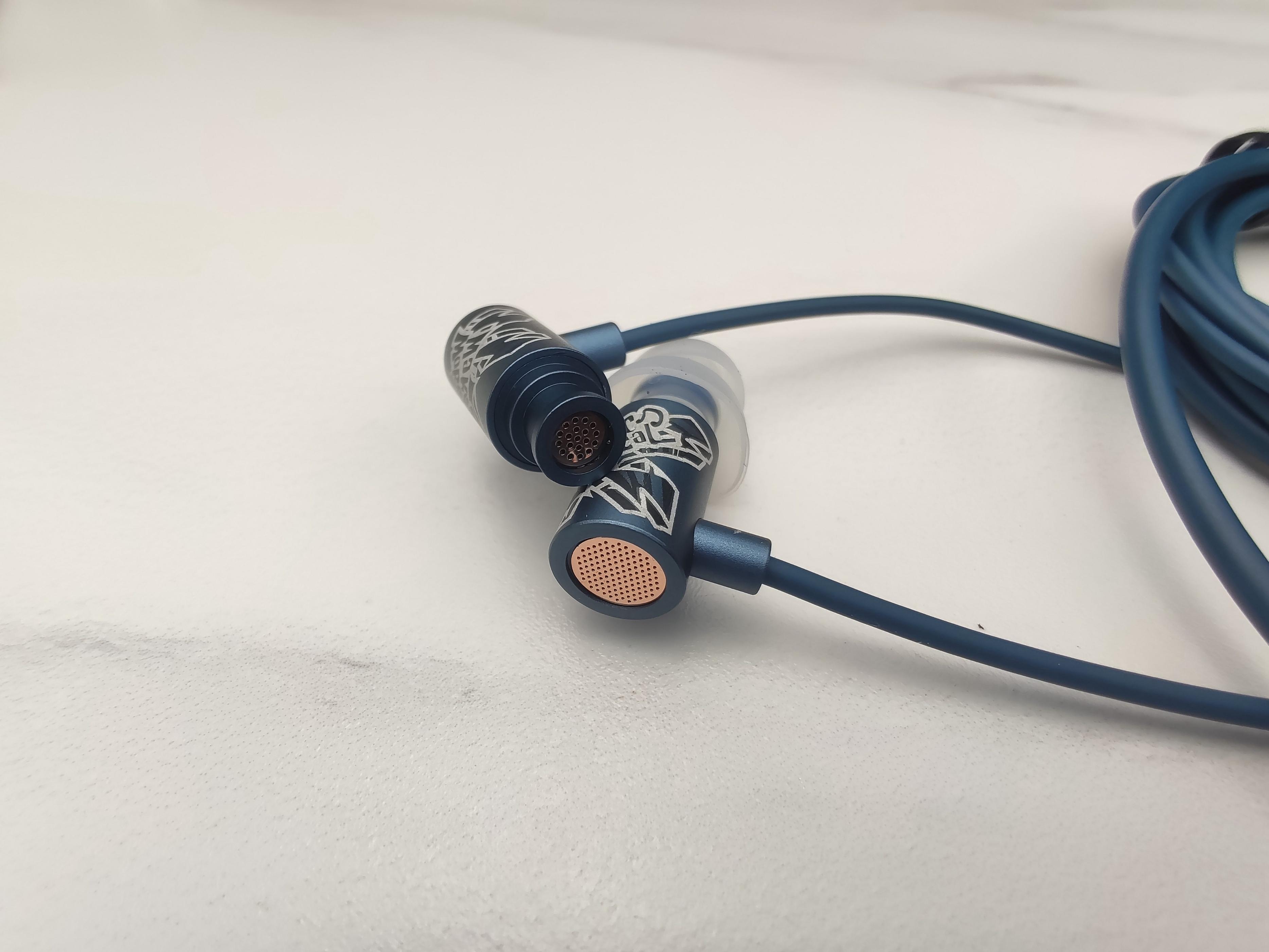 不管工作娱乐还是运动，这款*放播**器都能HOLD住