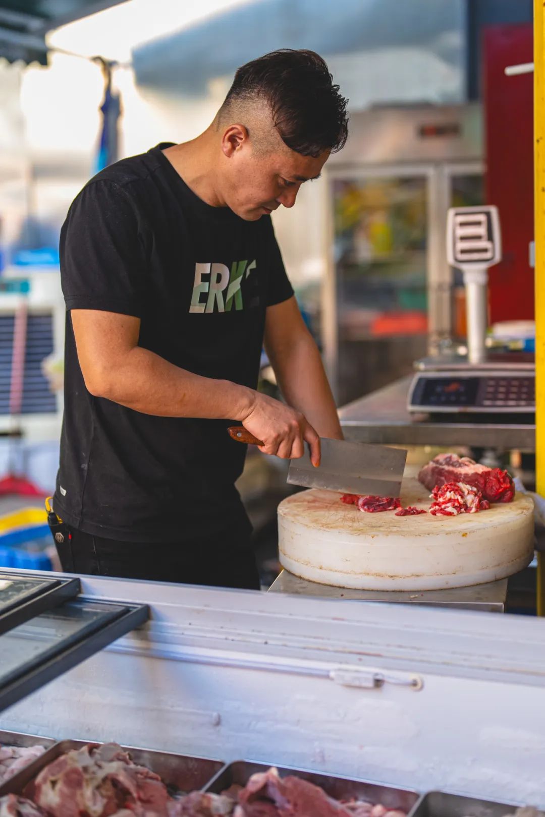 这个被低估的夜宵美食城，跟着「蓝妹啤酒」才找得到！