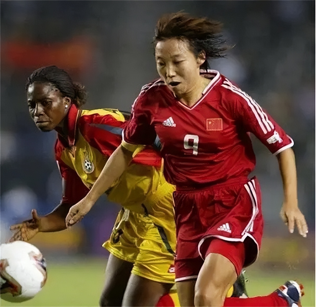 铿锵玫瑰孙雯：带伤书写女足辉煌，退役后担任中国足协副主席