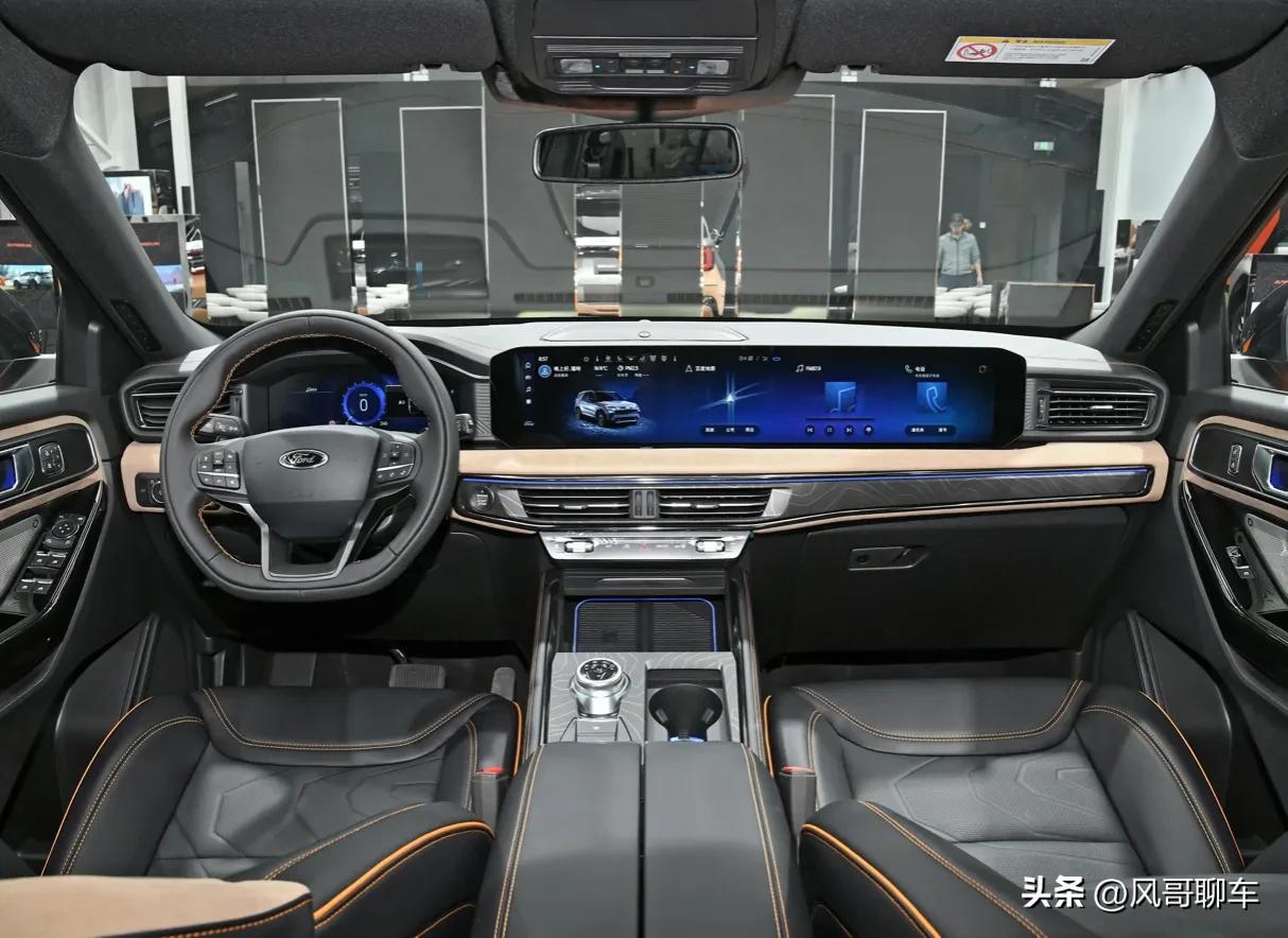 福特探险者颜值霸气,霸气十足福特探险者