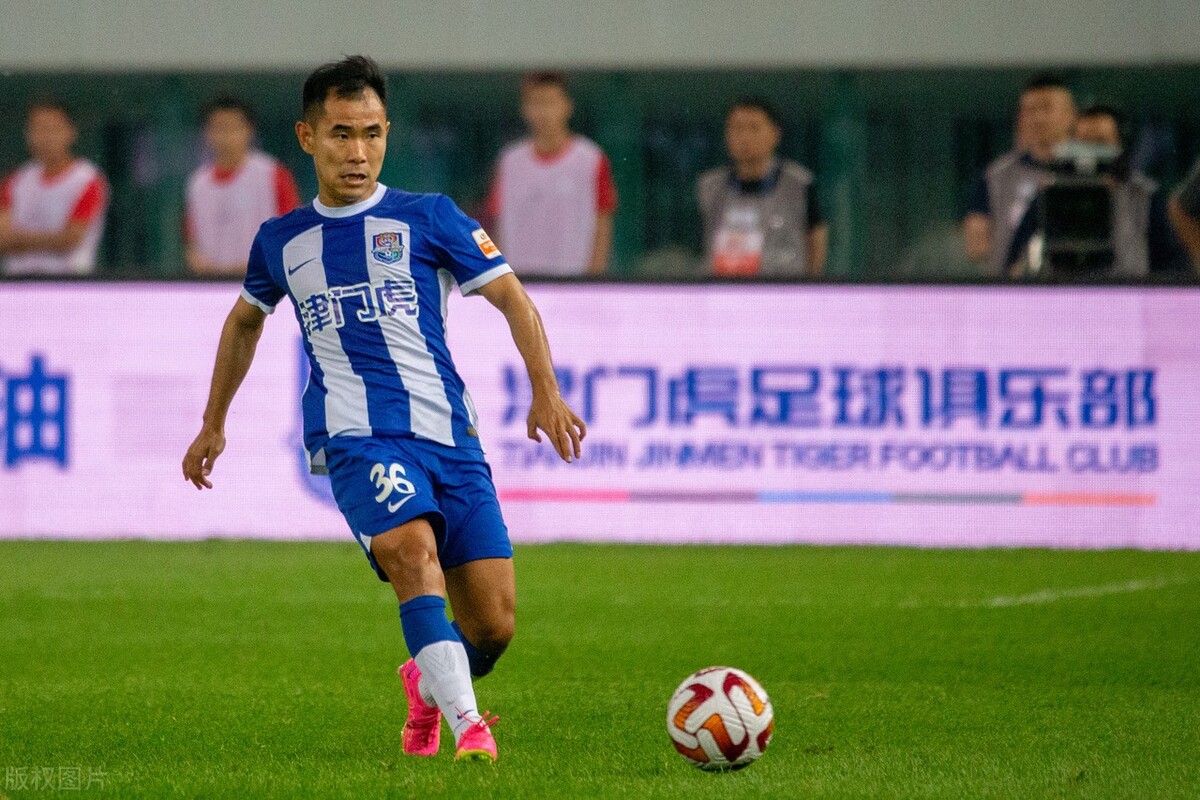 于根伟津门球衣,于根伟最喜欢的球鞋