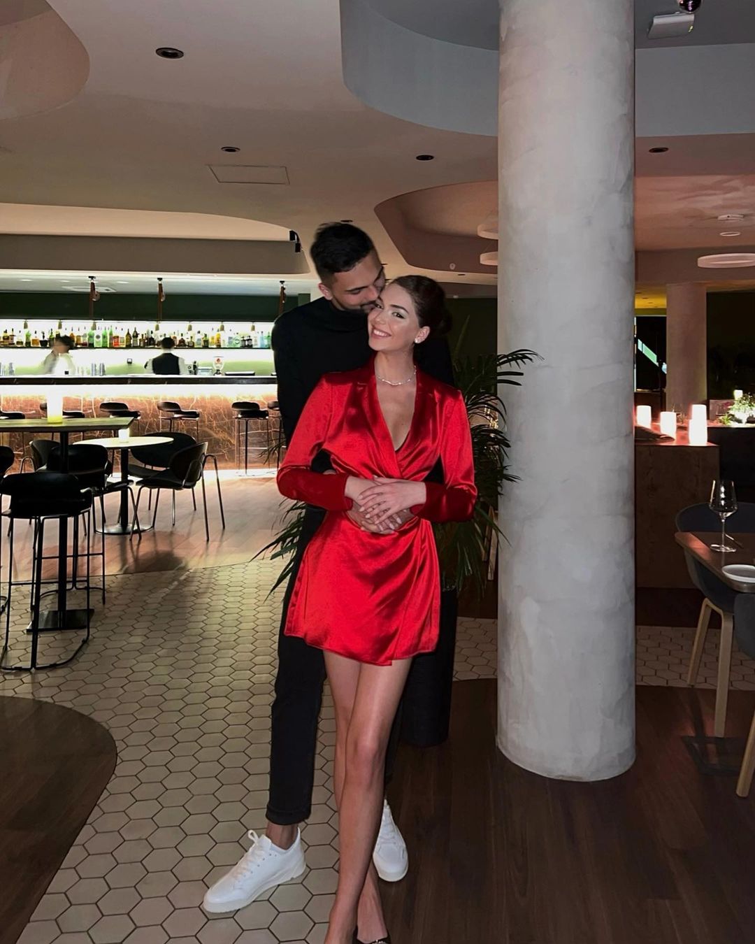 职场失意，情场得意！一起来认识下未来西甲最佳门将的女友