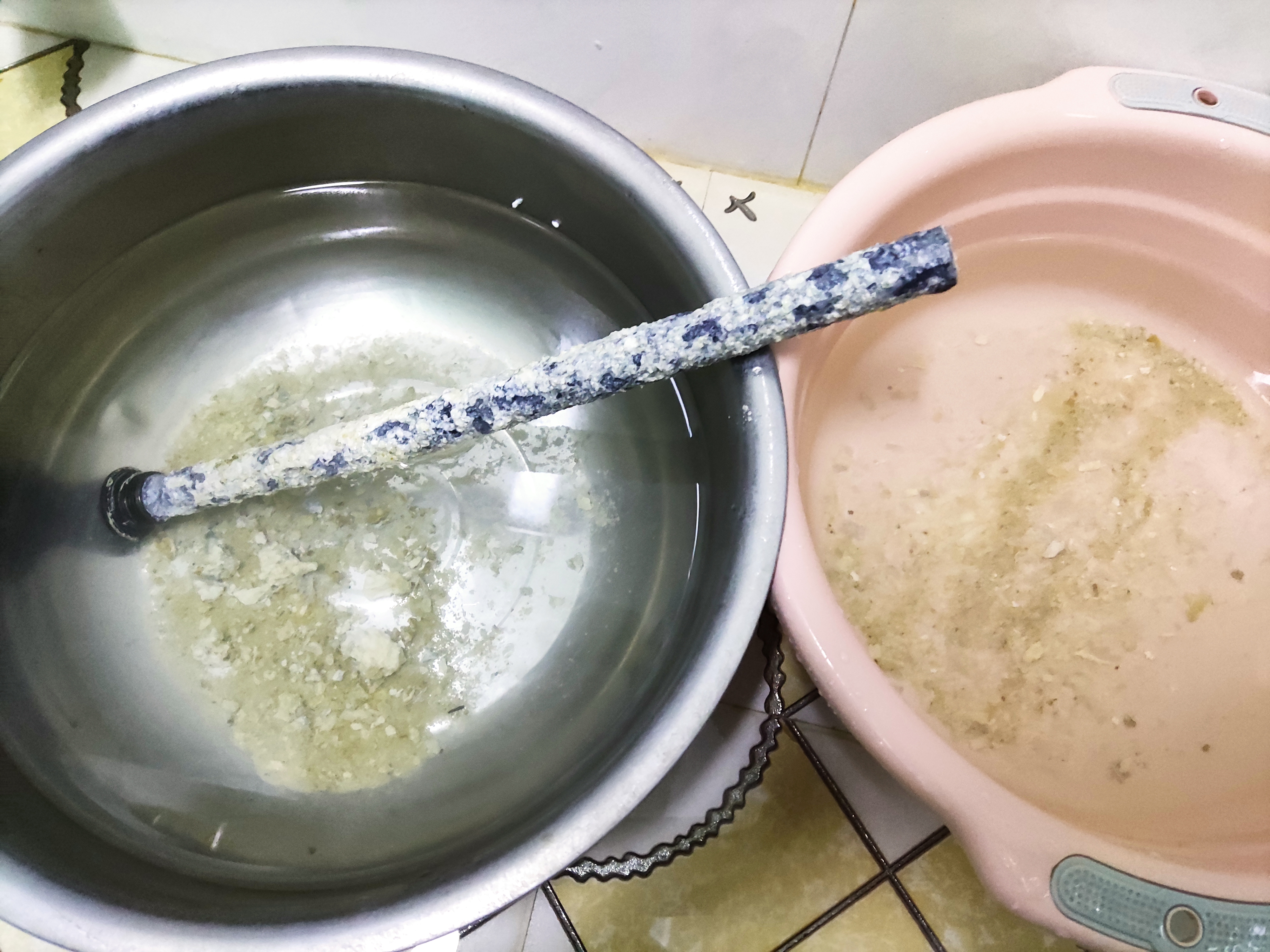 清洗电热水器的套筒多大,自己动手清洗电热水器内胆