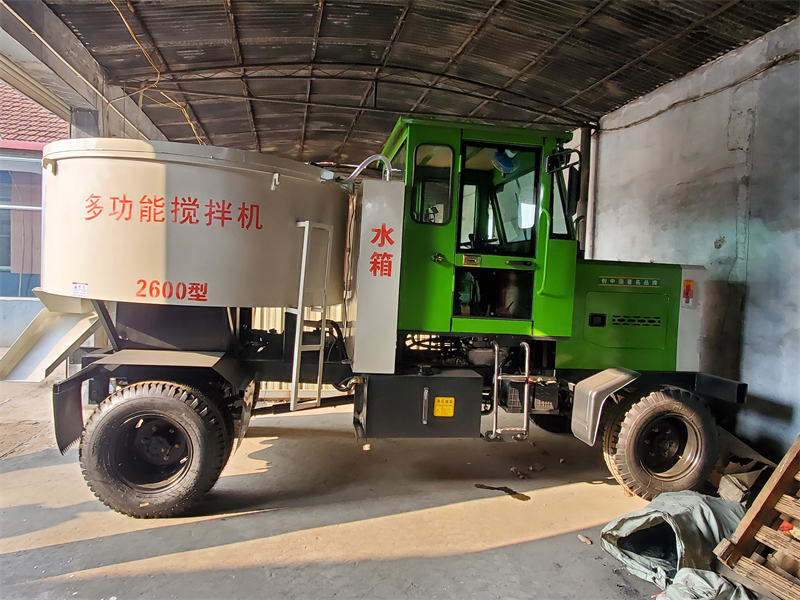 履带大型平口自动上料搅拌机,小型混凝土搅拌机平口自动上料