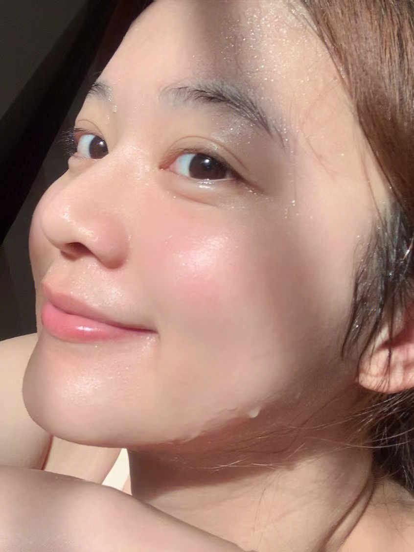 50岁的女人用什么护肤霜比较好,40岁护肤精华和面霜哪个重要