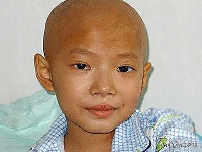 七岁女孩不幸得绝症后续,8岁白血病女孩为了养父写遗书