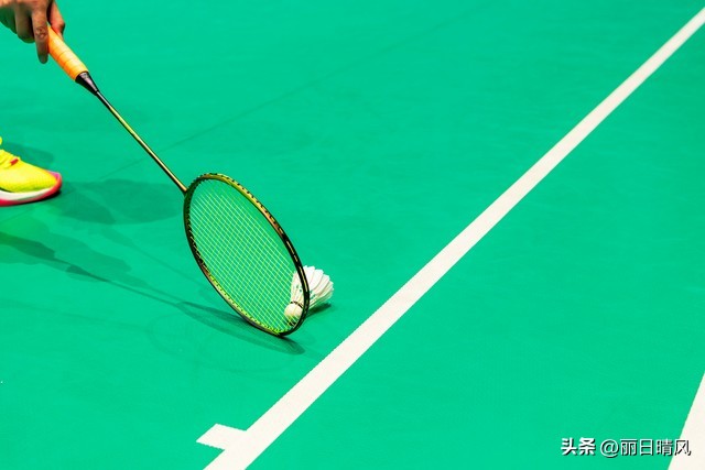 羽毛球居家锻炼因为热爱所以坚持,日常业余羽毛球运动