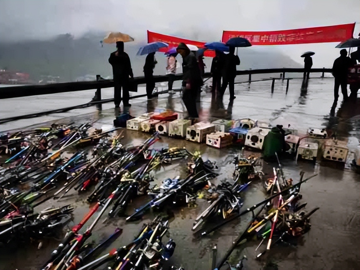 非法捕捞如何根治,钓鱼遇到非法捕捞怎么办