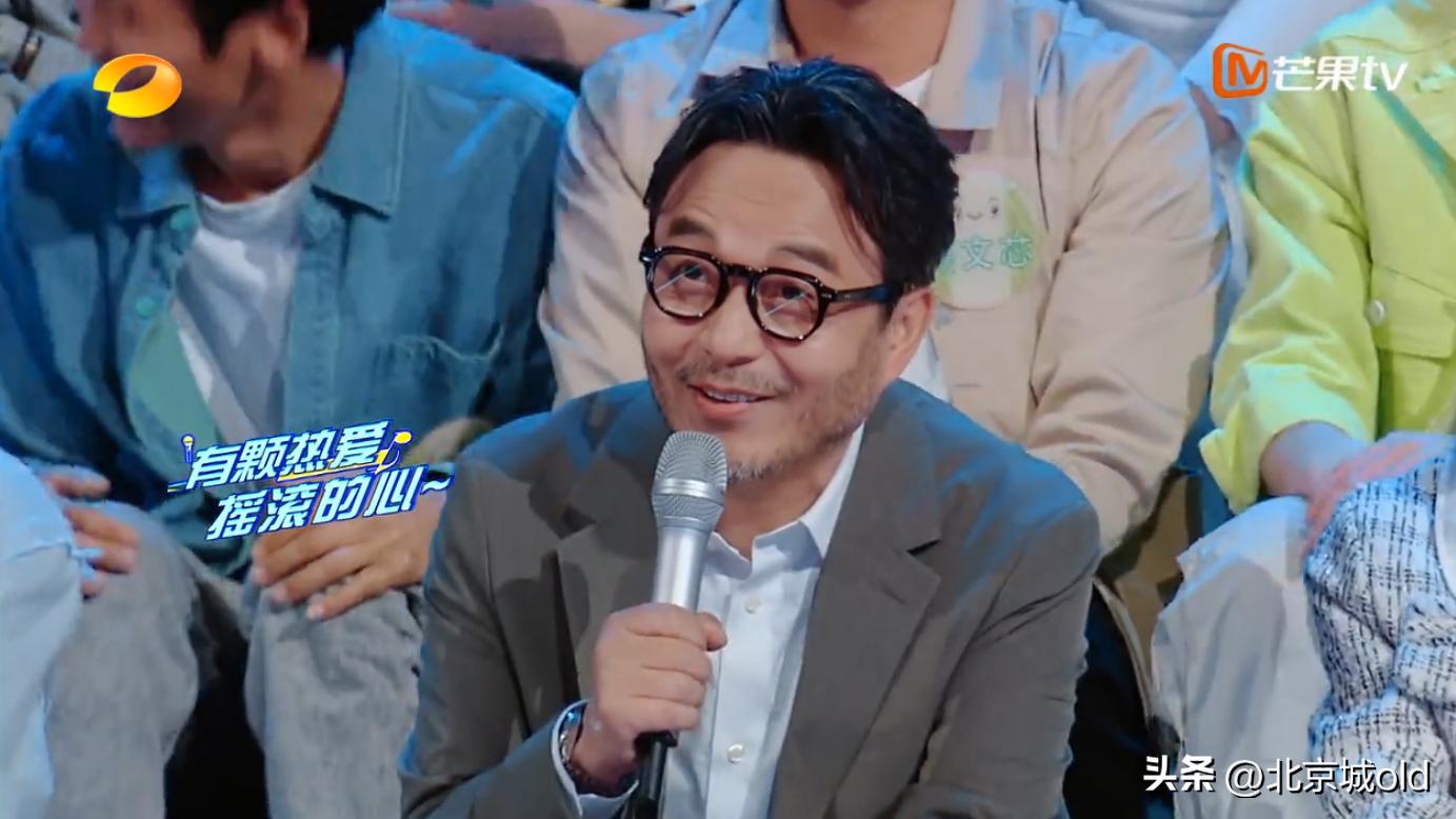 黄贯中隔空对唱黄家驹,黄贯中和黄家驹谁唱得好