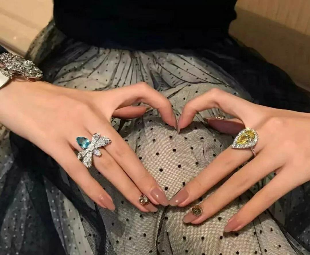 美甲盘点那些让你事半功倍的美甲,美甲新手做出来的美甲不好看