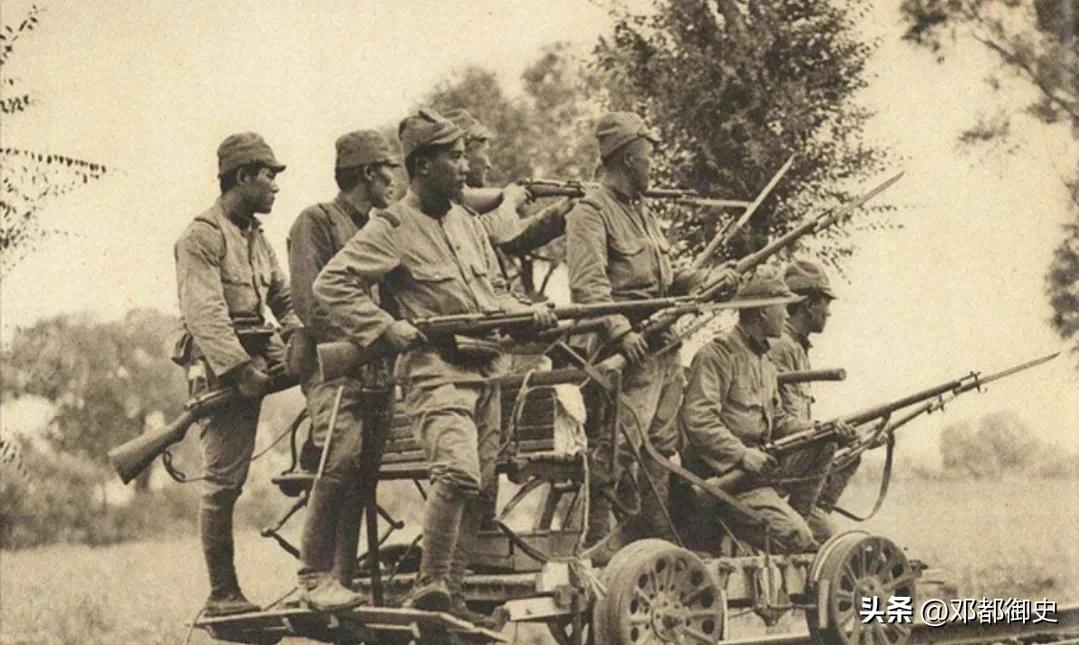 日军兽行:当着老人的面砍下孙子头颅，临走残忍挑出儿媳肚中胎儿